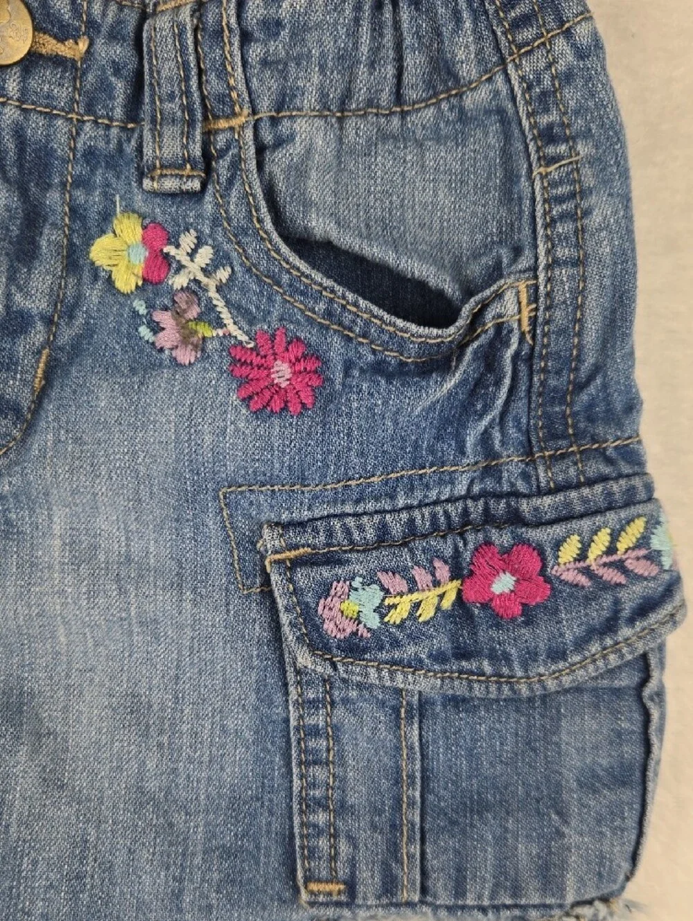 Old Navy Embroidered Flower Denim Cargo Skirt Size 3T
